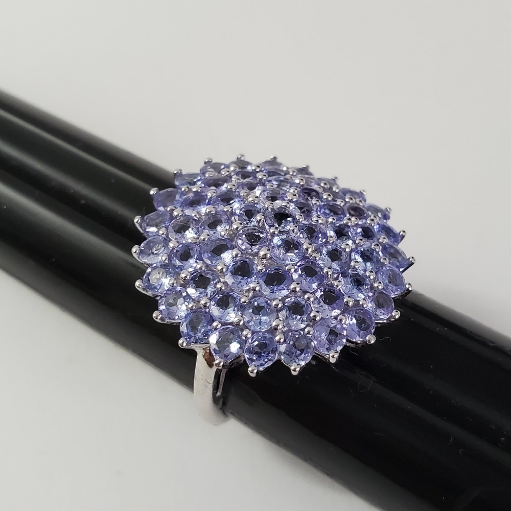 Watch Video / 10K Gold Tanzanite Cluster Ring
